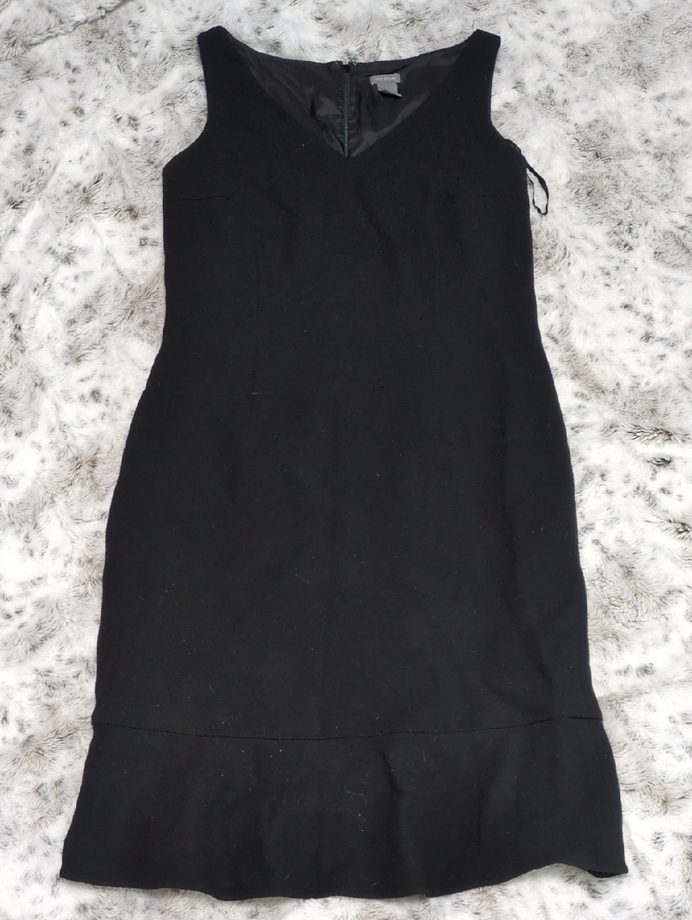 $10 MOVING SALE! Ann Taylor Black Sleeveless V-Neck Midi Dress